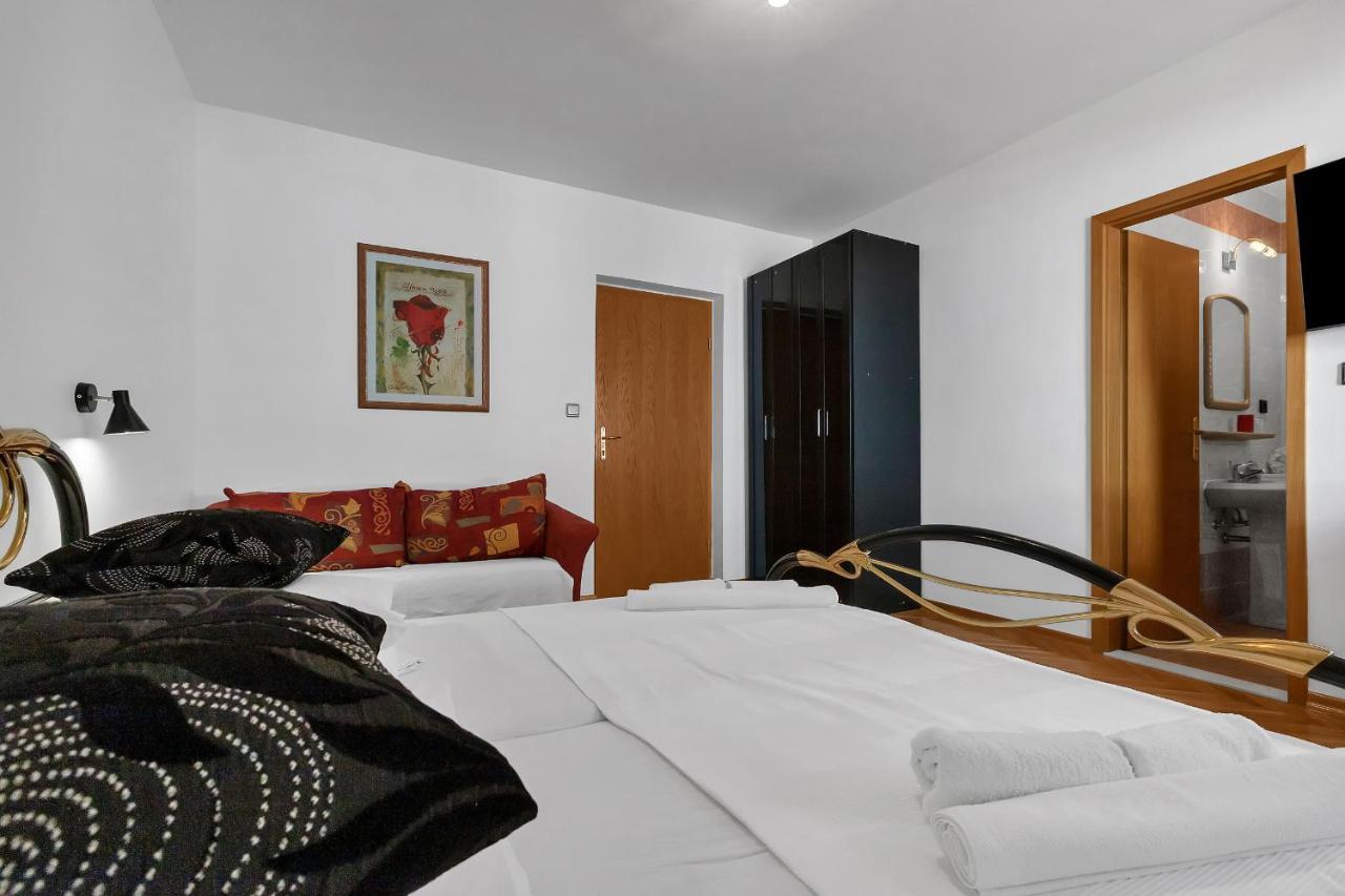 Guest House Lazeta Duće Esterno foto