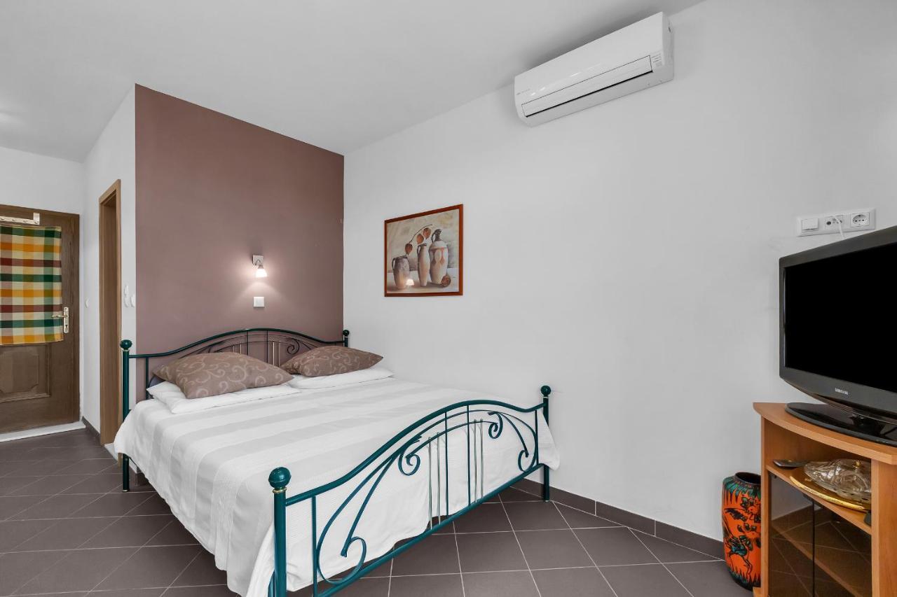 Guest House Lazeta Duće Esterno foto