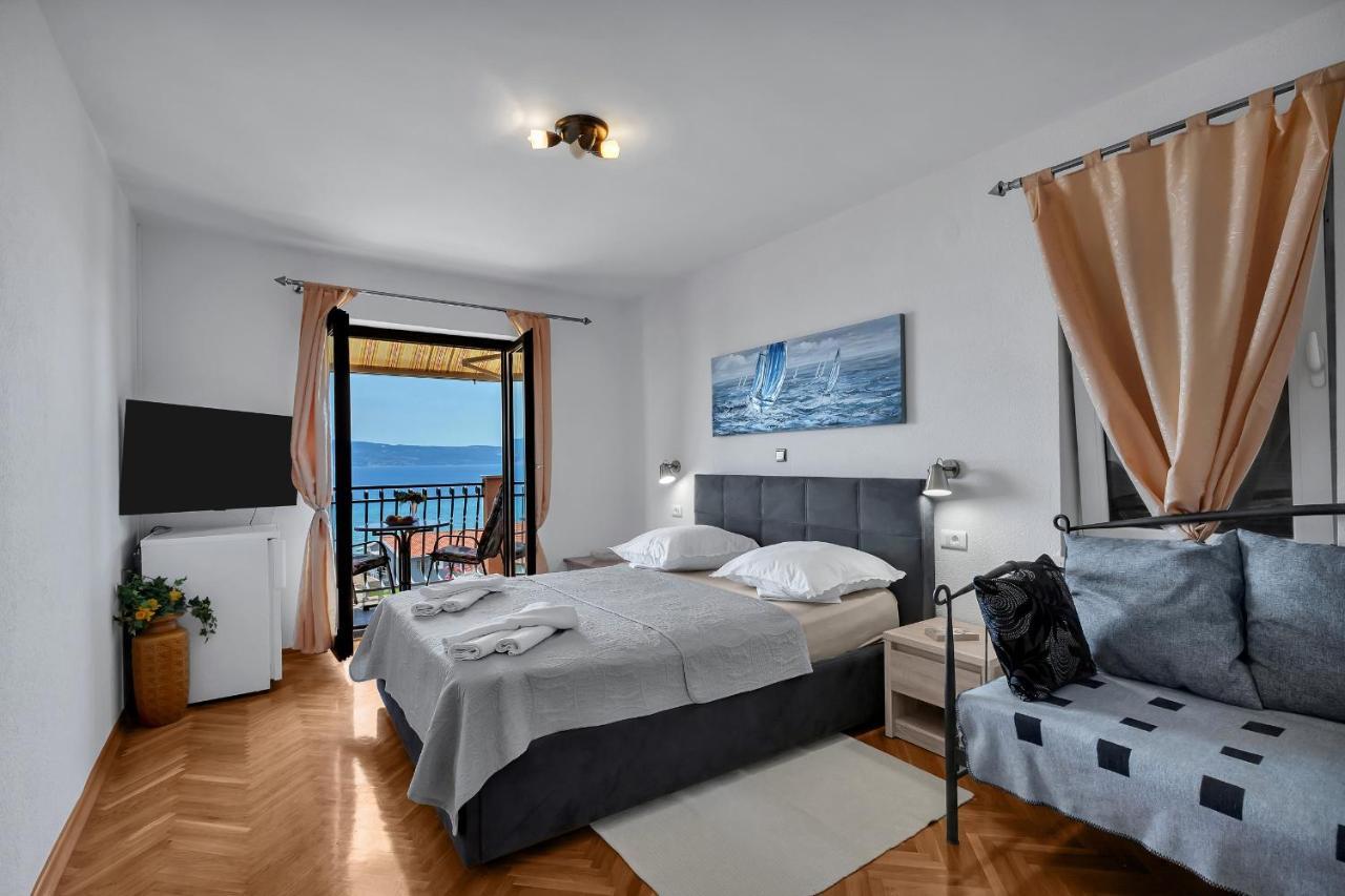 Guest House Lazeta Duće Esterno foto