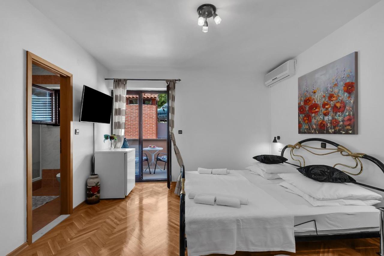 Guest House Lazeta Duće Esterno foto